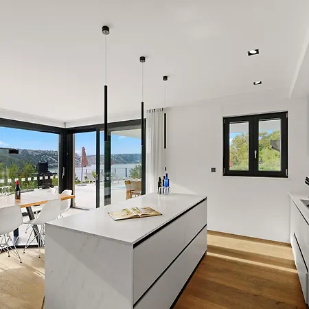 Vilă Adria Blue Bakarac