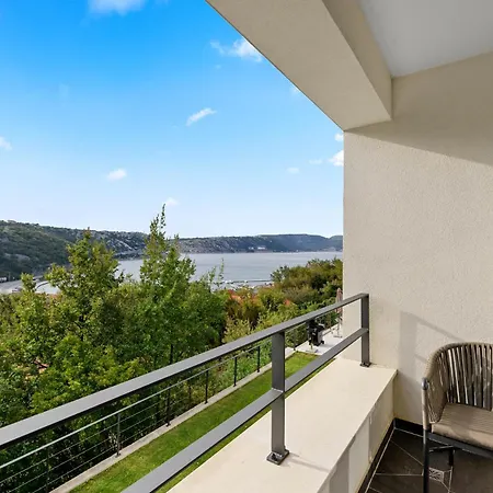 Vilă Adria Blue Bakarac