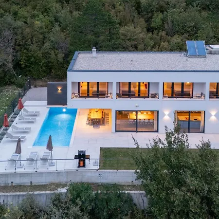 Adria Blue Villa *